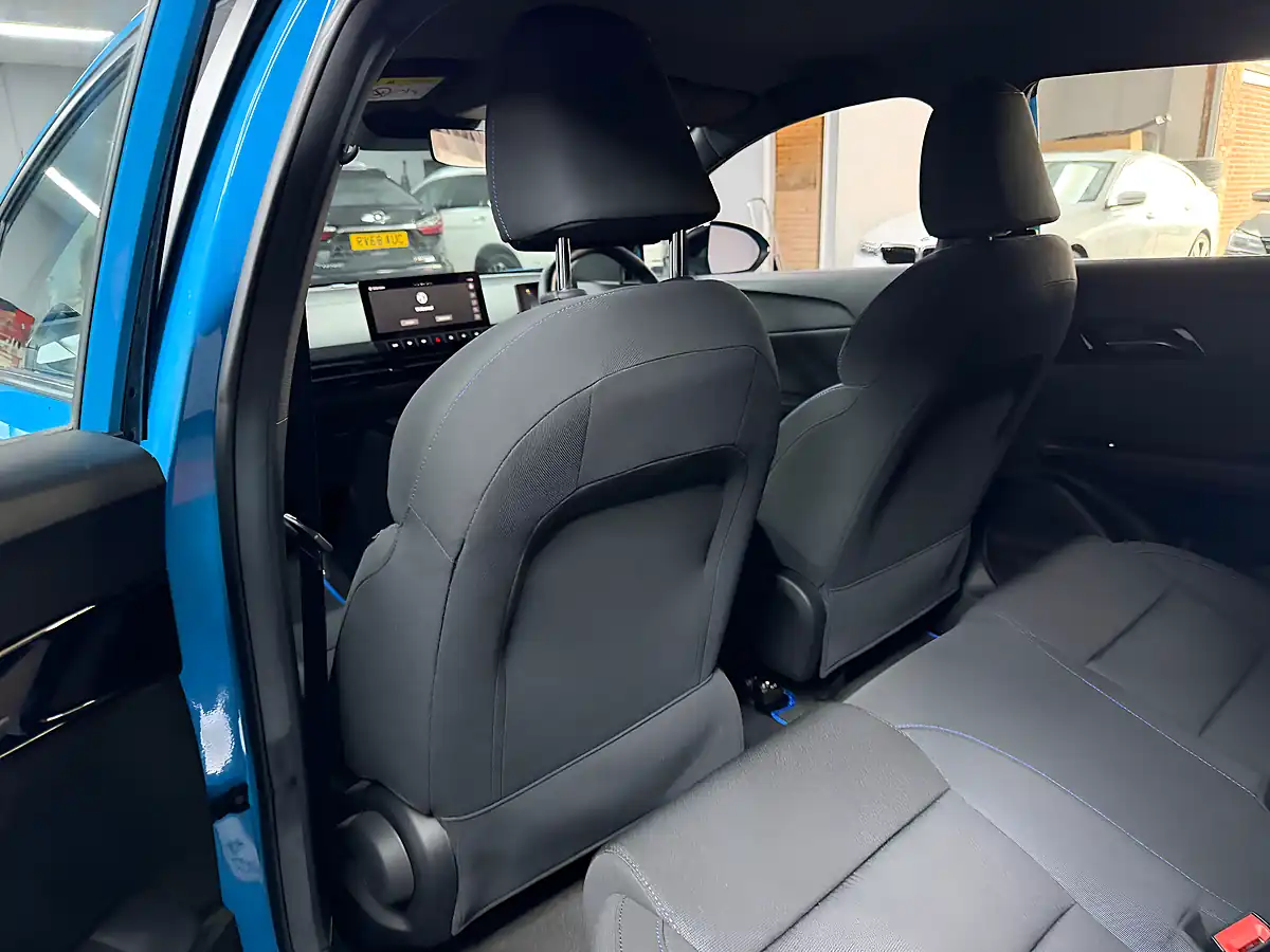 Used 2024 MG Mg4 Se Brighton Blue - Interior and Exterior details 13