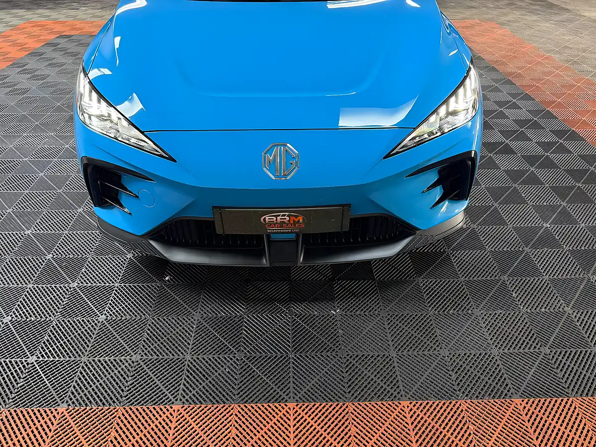 Used 2024 MG Mg4 Se Brighton Blue - Interior and Exterior details 8