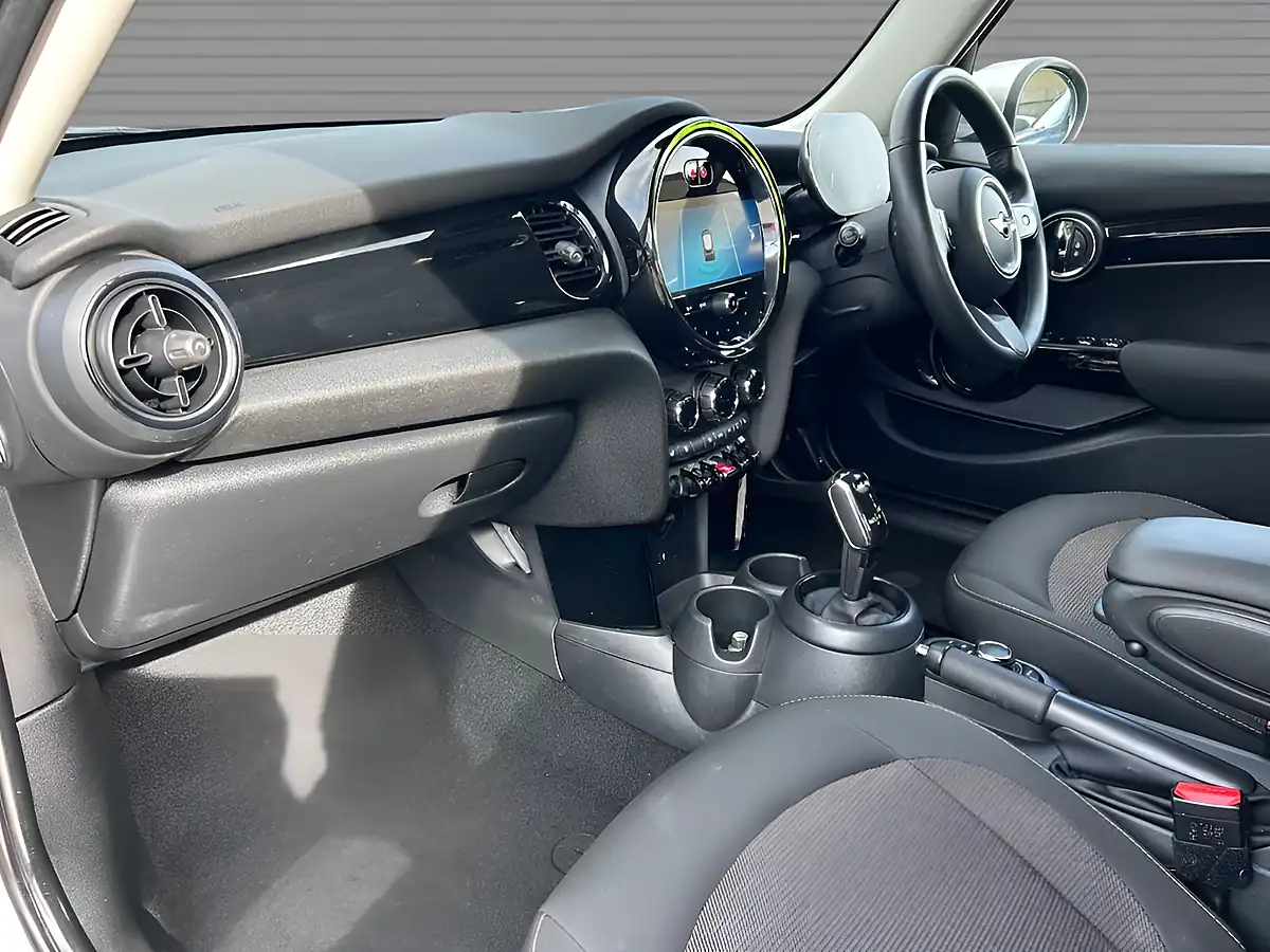 Used 2024 MINI Cooper Cooper Classic Melting Silver - Interior and Exterior details 14
