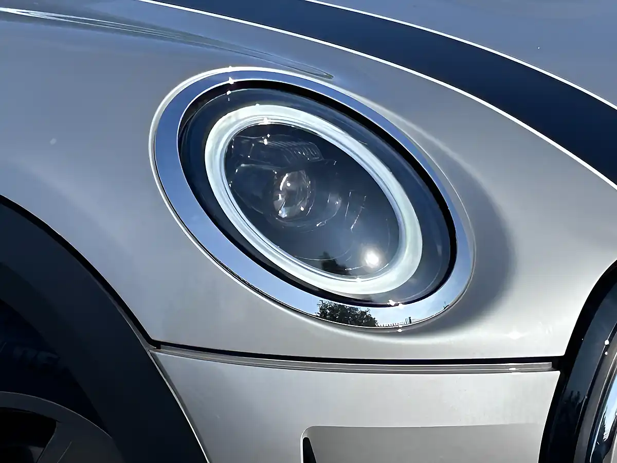 Used 2024 MINI Cooper Cooper Classic Melting Silver - Interior and Exterior details 17