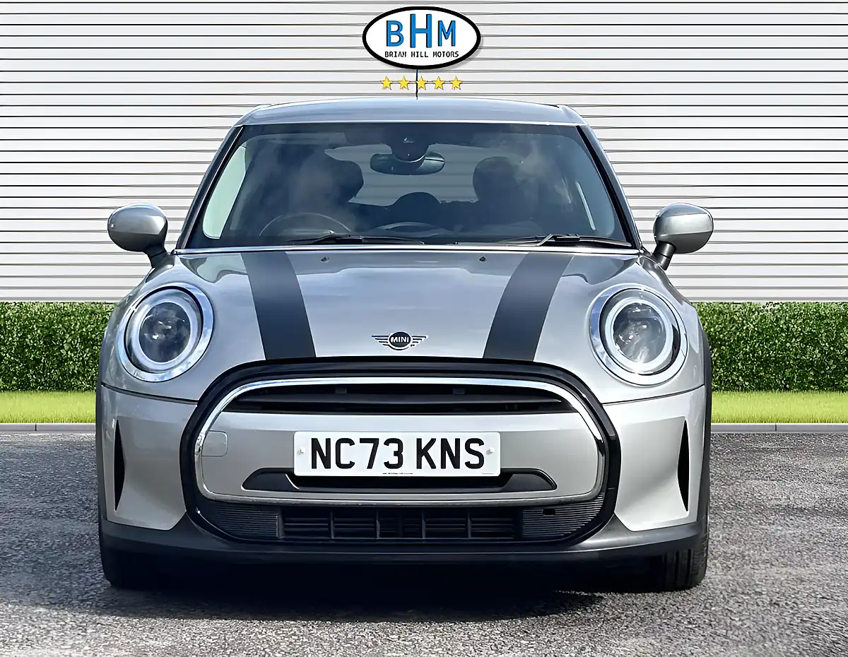 Used 2024 MINI Cooper Cooper Classic Melting Silver - Interior and Exterior details 3