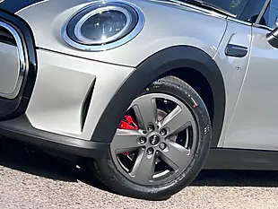 Used 2024 MINI Cooper Cooper Classic Melting Silver - Interior and Exterior details 7