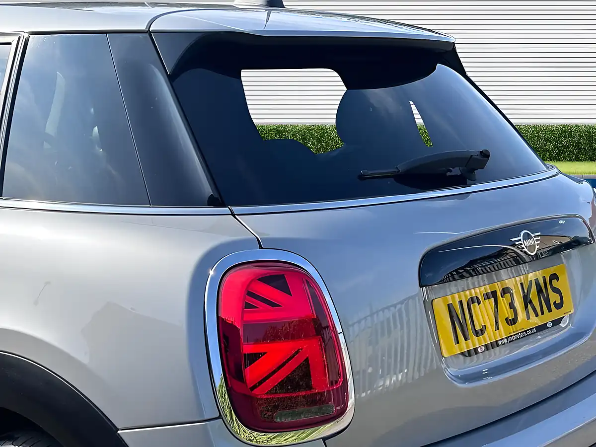 Used 2024 MINI Cooper Cooper Classic Melting Silver - Interior and Exterior details 8