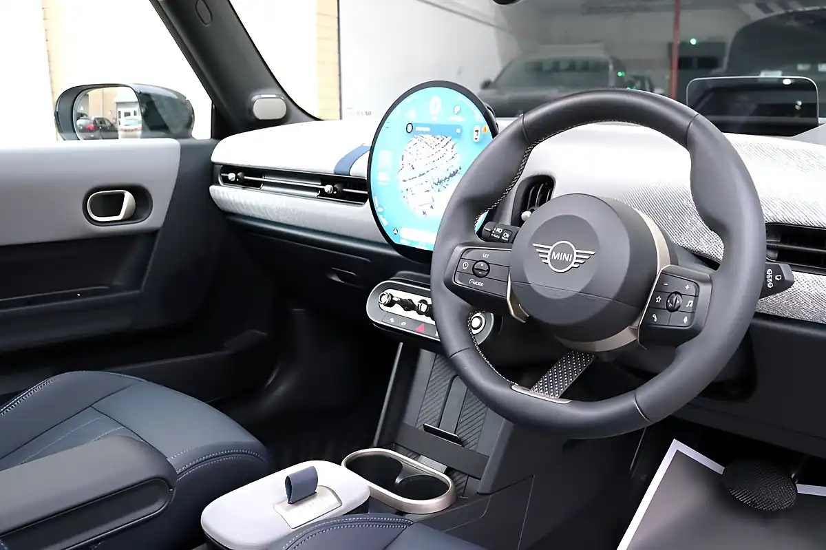 Used 2024 MINI Cooper Exclusive Nanuq White - Interior and Exterior details 2