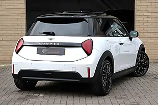 Used 2024 MINI Cooper Exclusive Nanuq White - Interior and Exterior details 3