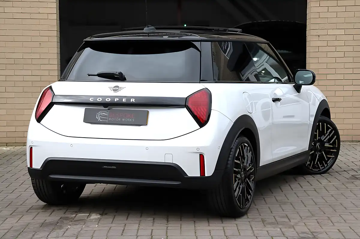 Used 2024 MINI Cooper Exclusive Nanuq White - Interior and Exterior details 3