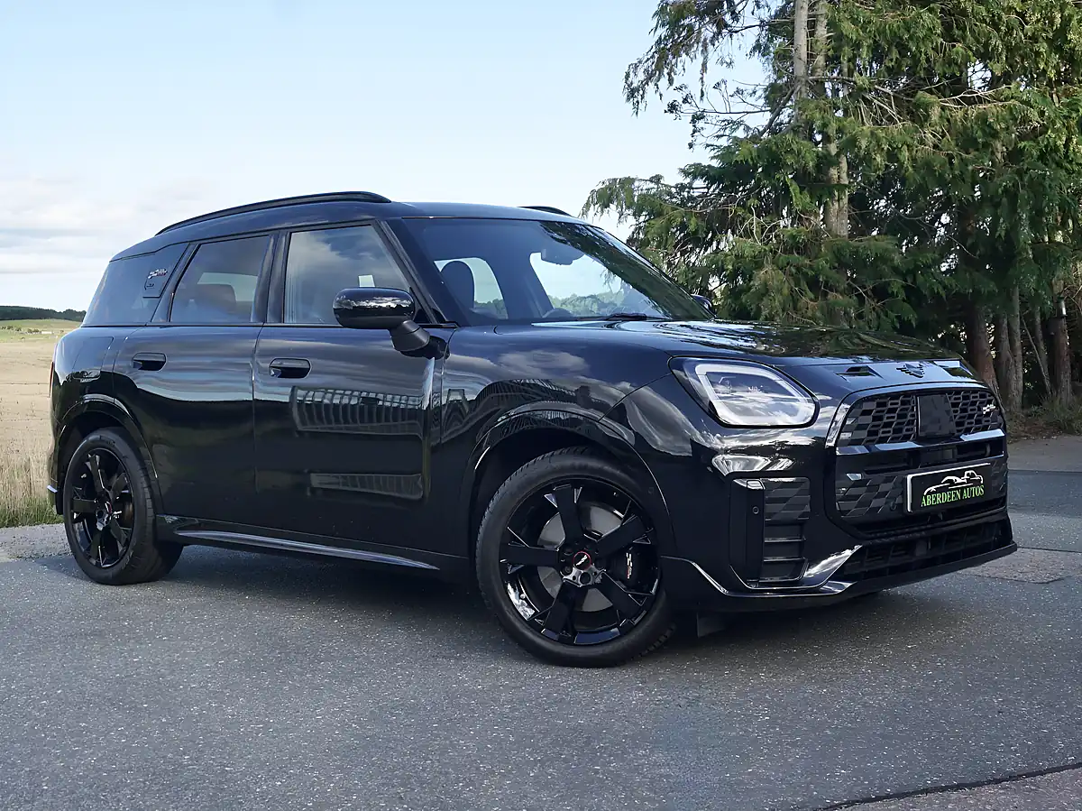 Used 2024 MINI Countryman S Sport Black - Front View