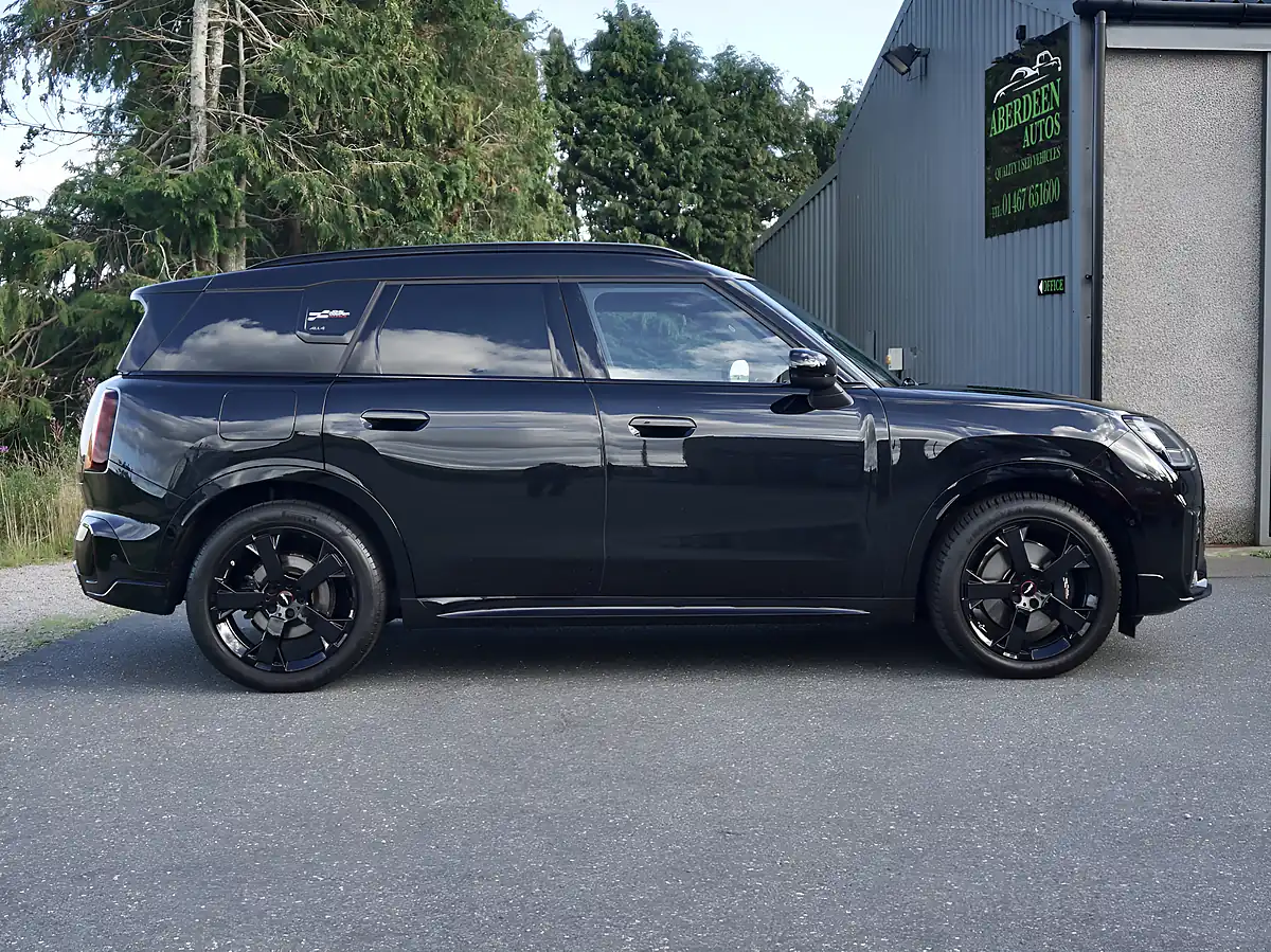 Used 2024 MINI Countryman S Sport Black - Interior and Exterior details 5
