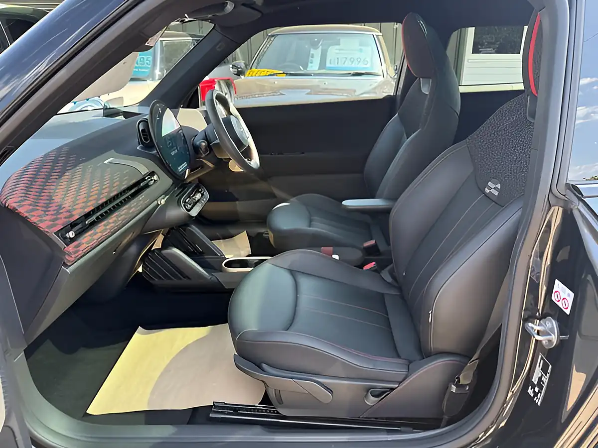 Used 2024 MINI Electric Cooper Sport Grey - Interior and Exterior details 18