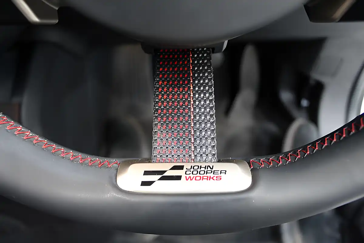 Used 2024 MINI Electric Countryman Se Sport White - Interior and Exterior details 17