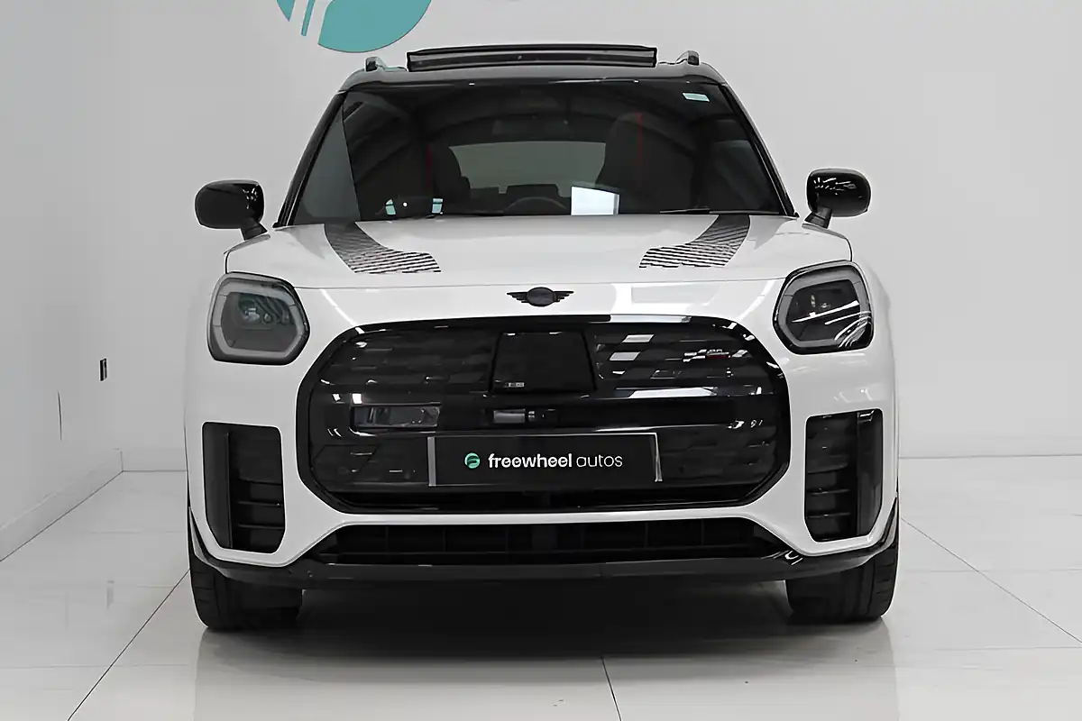 Used 2024 MINI Electric Countryman Se Sport White - Interior and Exterior details 3
