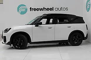 Used 2024 MINI Electric Countryman Se Sport White - Interior and Exterior details 4