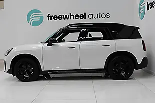 Used 2024 MINI Electric Countryman Se Sport White - Interior and Exterior details 9