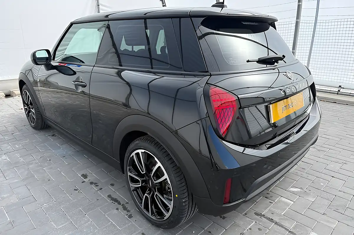 Used 2024 MINI Hatch C Classic Black - Interior and Exterior details 11