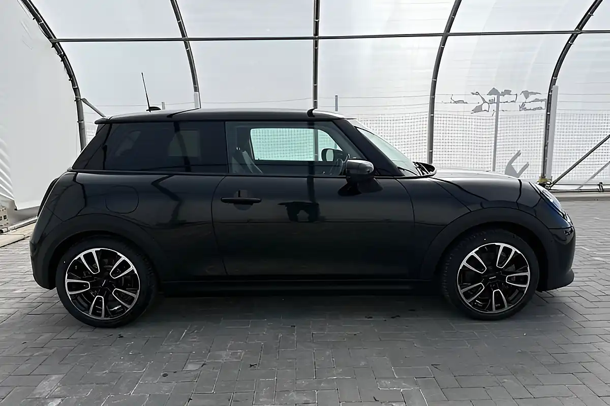 Used 2024 MINI Hatch C Classic Black - Interior and Exterior details 3