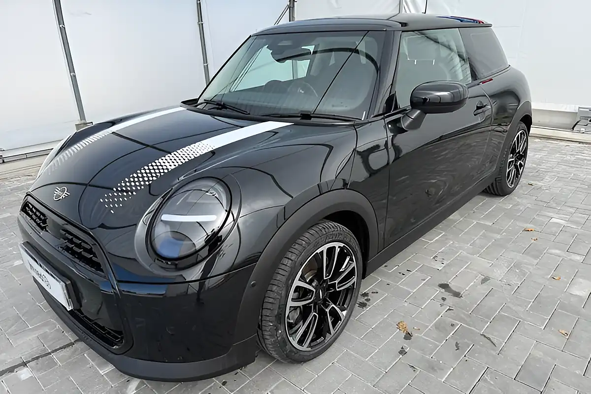Used 2024 MINI Hatch C Classic Black - Interior and Exterior details 7