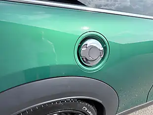 Used 2024 MINI Hatch Classic Green - Interior and Exterior details 10