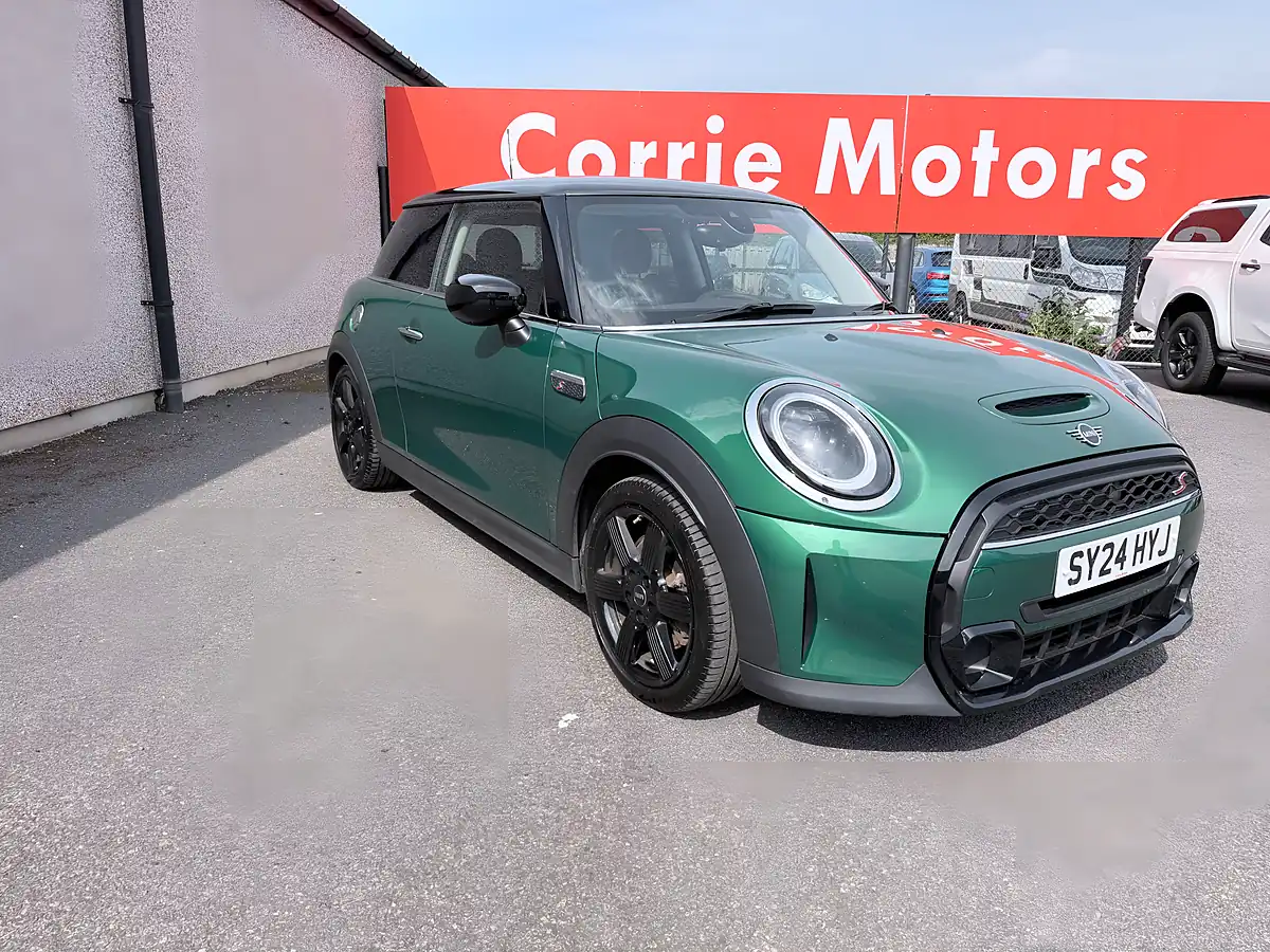 Used 2024 MINI Hatch Classic Green - Interior and Exterior details 12