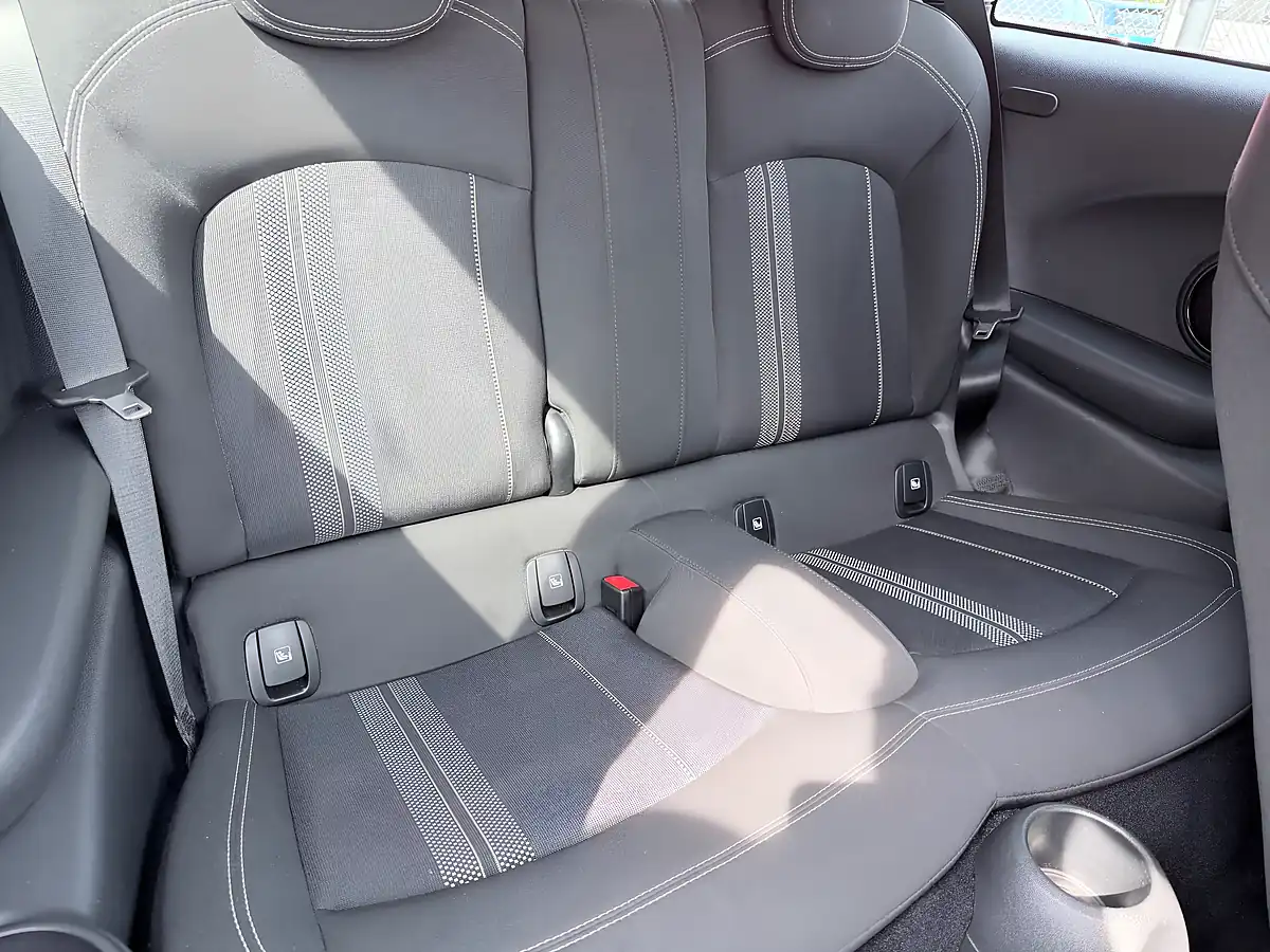 Used 2024 MINI Hatch Classic Green - Interior and Exterior details 16