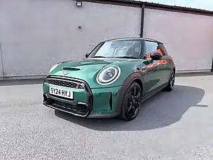 Used 2024 MINI Hatch Classic Green - Interior and Exterior details 2