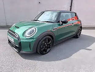 Used 2024 MINI Hatch Classic Green - Interior and Exterior details 3