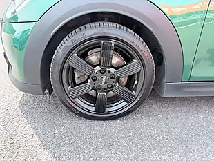 Used 2024 MINI Hatch Classic Green - Interior and Exterior details 5