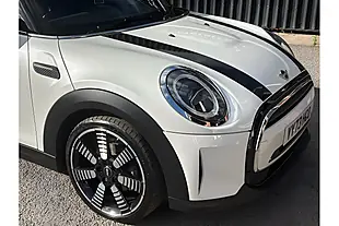 Used 2024 MINI Hatch Cooper Exclusive Nanuq White - Interior and Exterior details 10