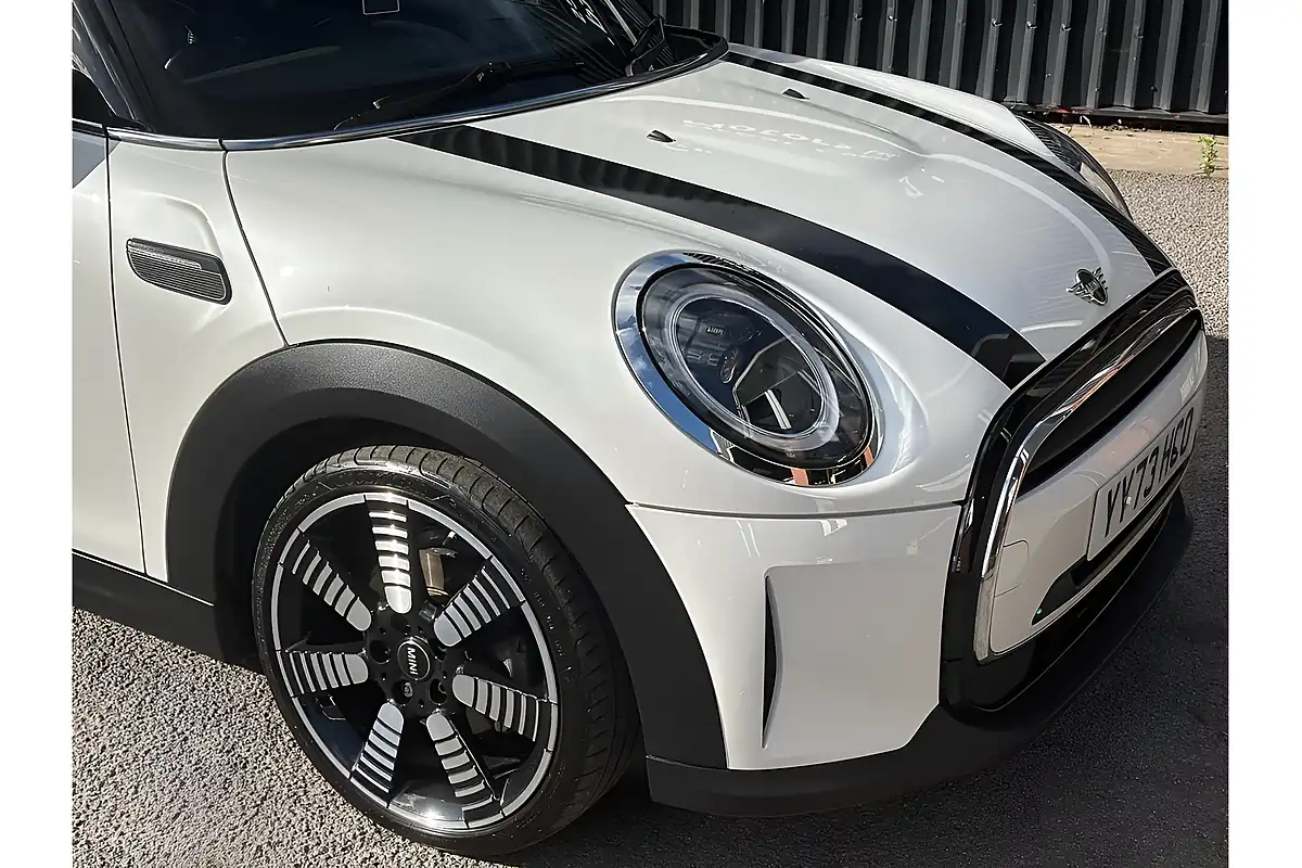 Used 2024 MINI Hatch Cooper Exclusive Nanuq White - Interior and Exterior details 10