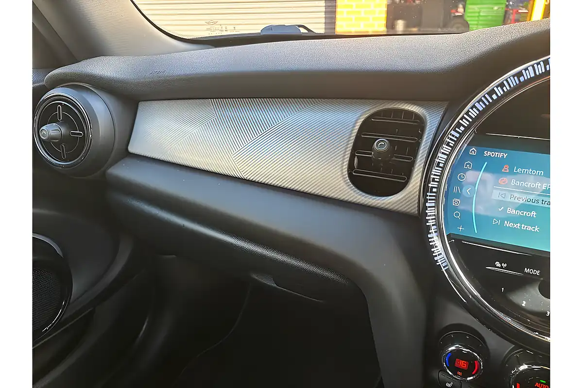 Used 2024 MINI Hatch Cooper Exclusive Nanuq White - Interior and Exterior details 16