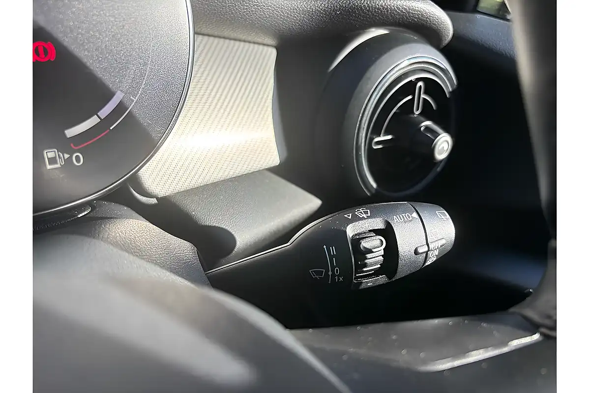 Used 2024 MINI Hatch Cooper Exclusive Nanuq White - Interior and Exterior details 17