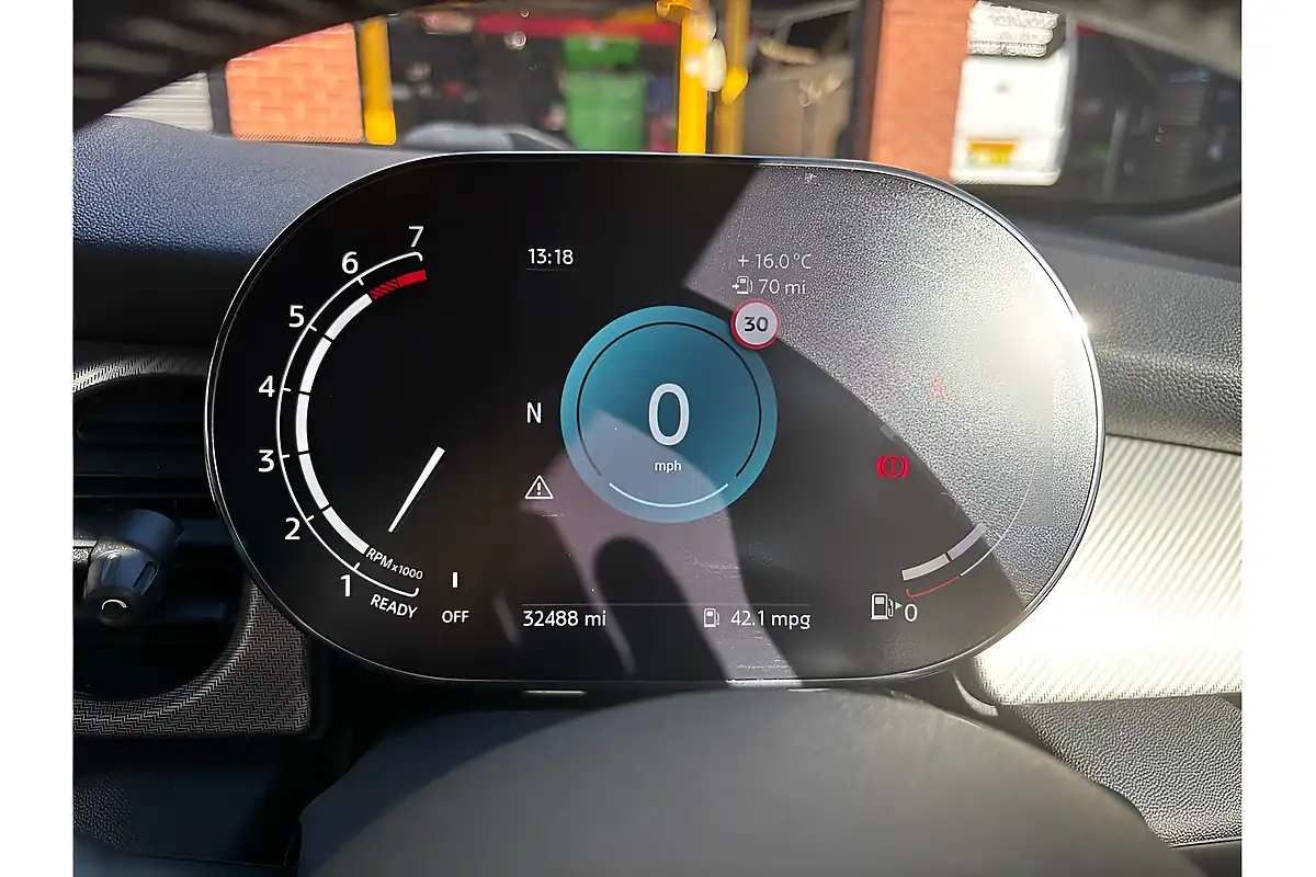 Used 2024 MINI Hatch Cooper Exclusive Nanuq White - Interior and Exterior details 18