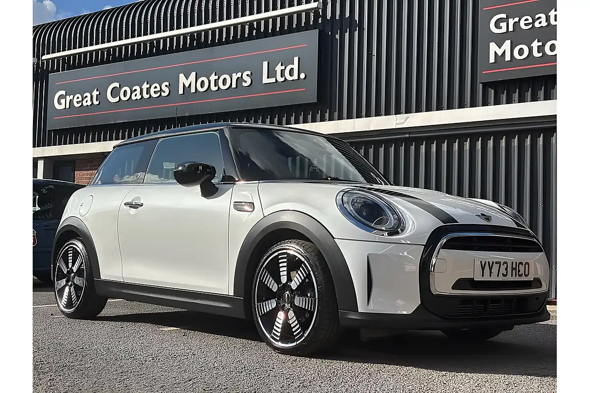 Used 2024 MINI Hatch Cooper Exclusive Nanuq White - Interior and Exterior details 2