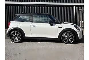 Used 2024 MINI Hatch Cooper Exclusive Nanuq White - Interior and Exterior details 3