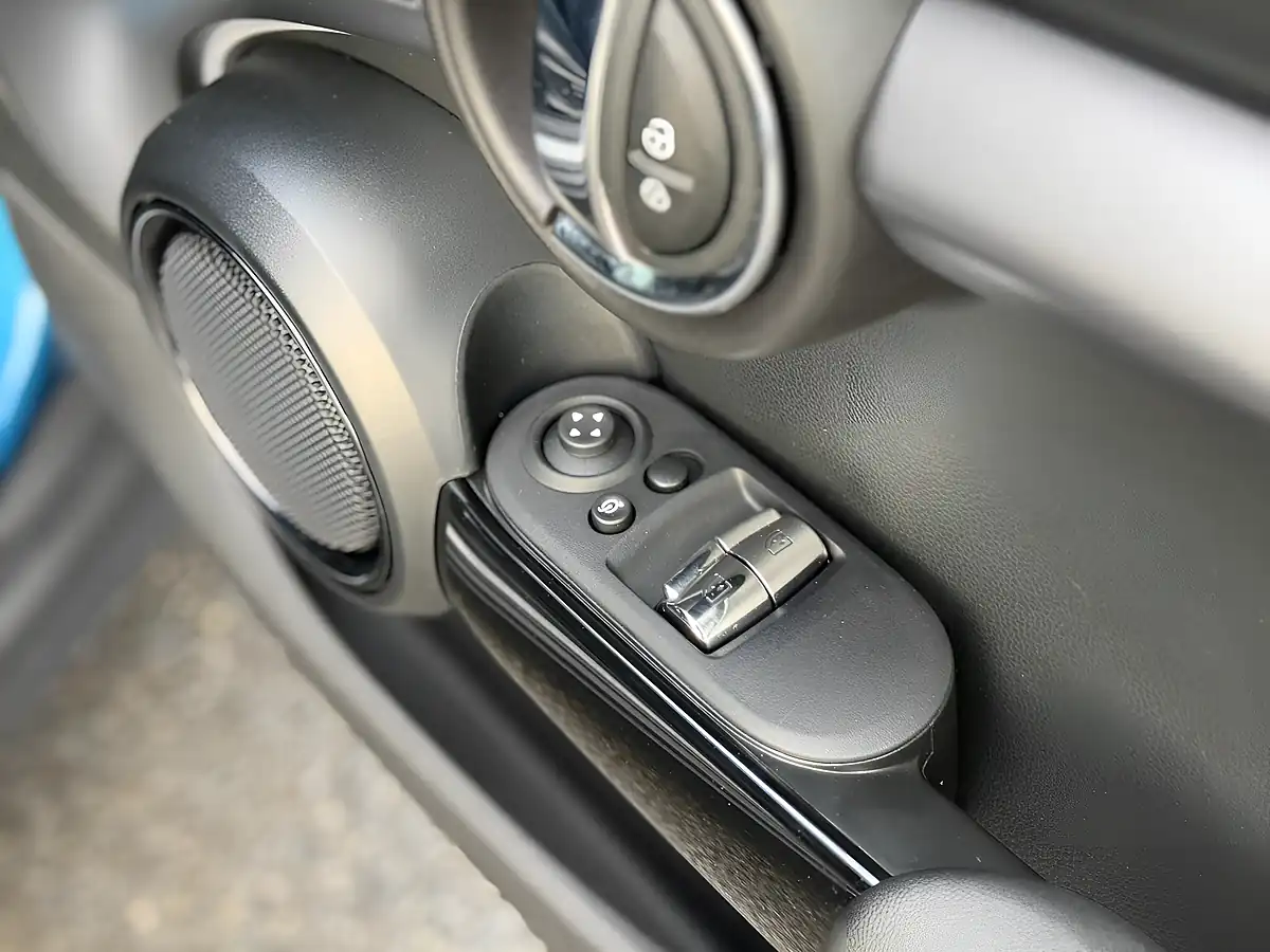 Used 2024 MINI Hatch Cooper S Exclusive Blue - Interior and Exterior details 7