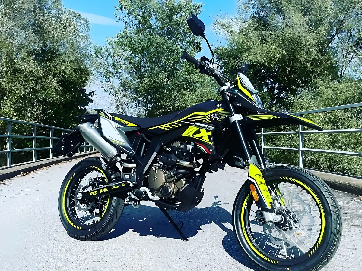 Used 2024 Mondial Smx Enduro Cbs Blue/Black - Interior and Exterior details 8