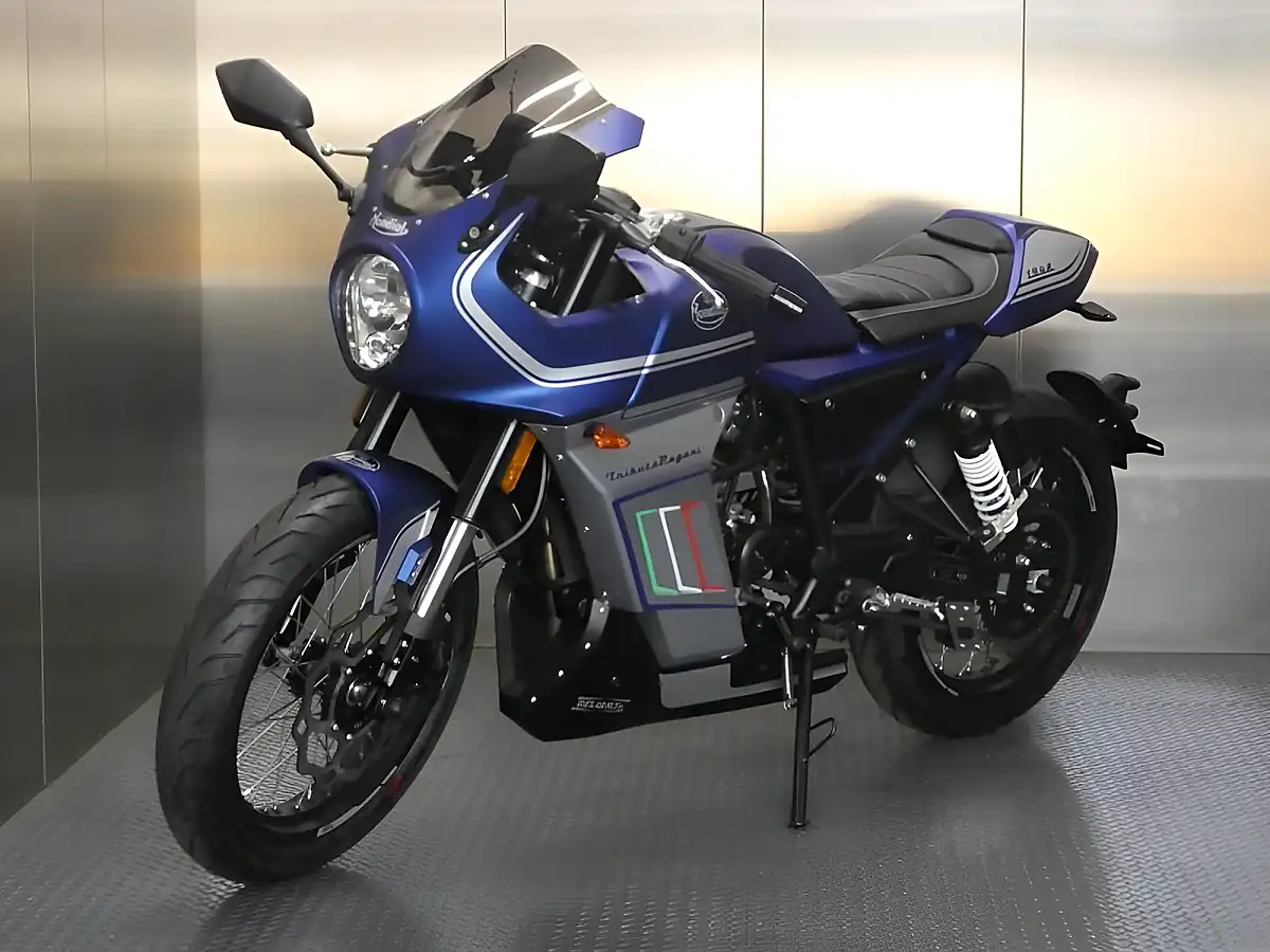 Used 2024 Mondial Sport Classic Blue - Interior and Exterior details 10