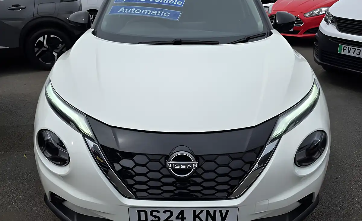Used 2024 Nissan Juke Acenta Premium Arctic White - Interior and Exterior details 14