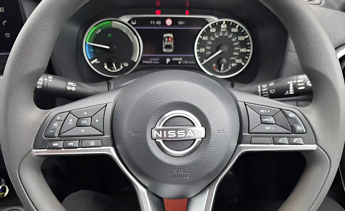 Used 2024 Nissan Juke Acenta Premium Arctic White - Interior and Exterior details 19