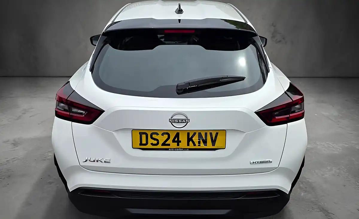 Used 2024 Nissan Juke Acenta Premium Arctic White - Interior and Exterior details 3