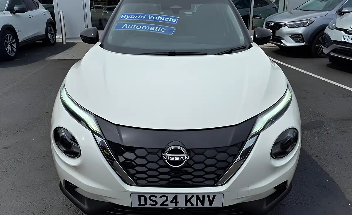 Used 2024 Nissan Juke Acenta Premium Arctic White - Interior and Exterior details 6