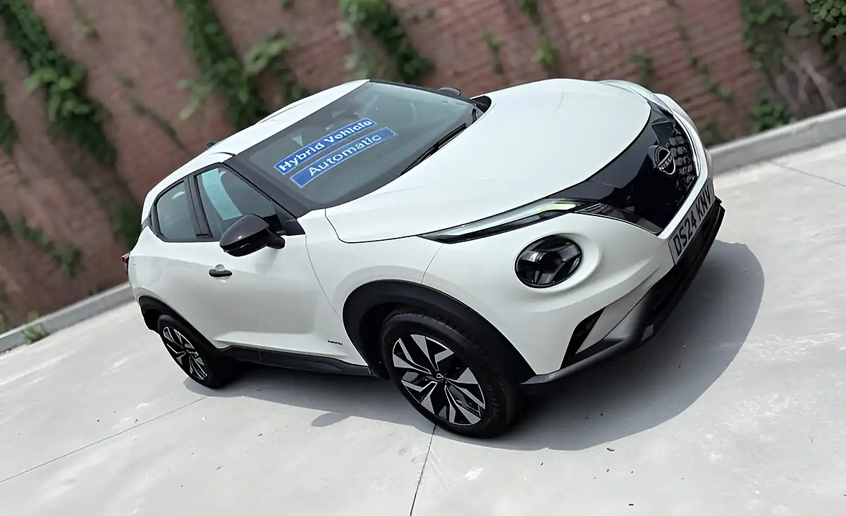 Used 2024 Nissan Juke Acenta Premium Arctic White - Interior and Exterior details 7
