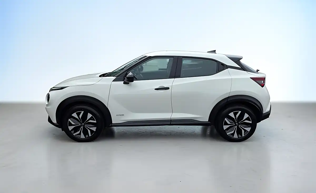 Used 2024 Nissan Juke Acenta Premium Arctic White - Interior and Exterior details 9