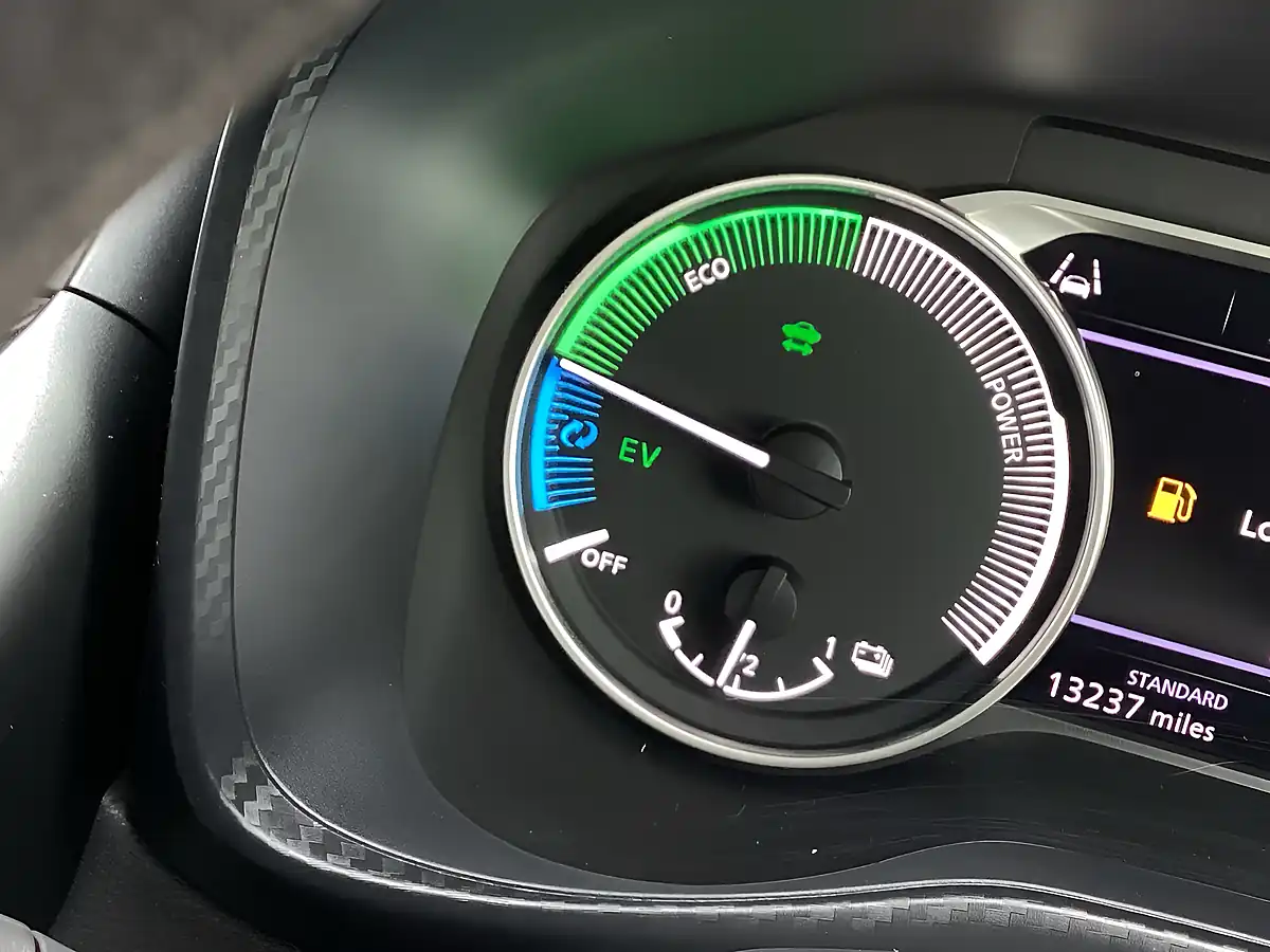 Used 2024 Nissan Juke Acenta Premium Silver - Interior and Exterior details 13