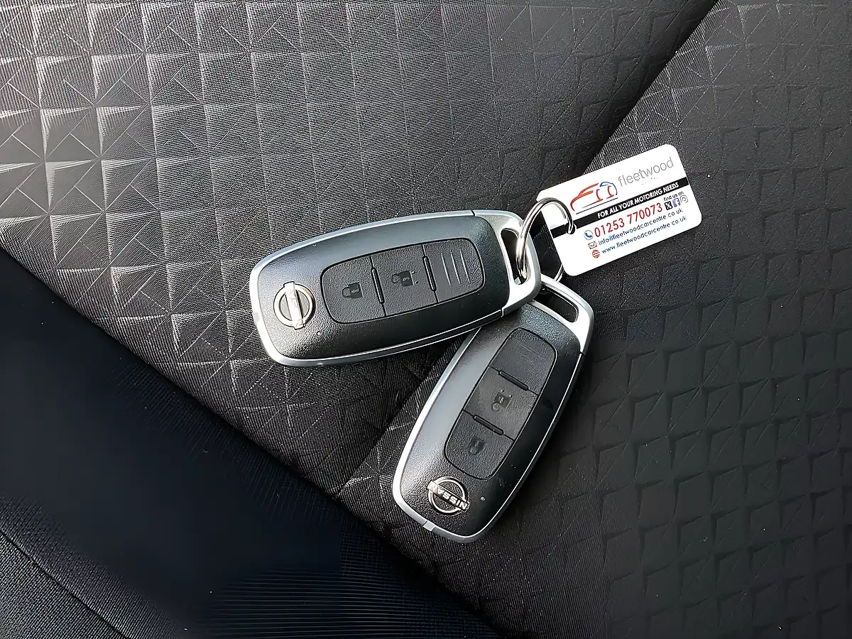 Used 2024 Nissan Juke Acenta Premium Silver - Interior and Exterior details 17