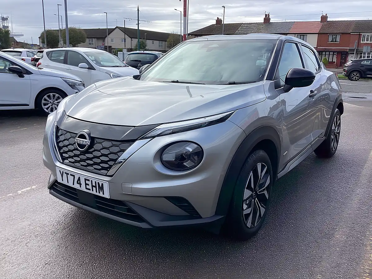 Used 2024 Nissan Juke Acenta Premium Silver - Interior and Exterior details 3