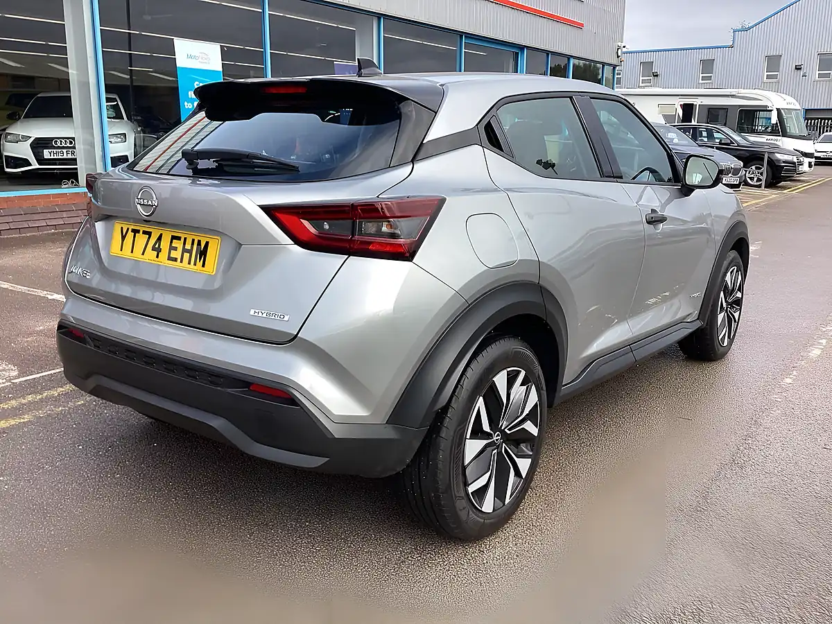 Used 2024 Nissan Juke Acenta Premium Silver - Interior and Exterior details 6