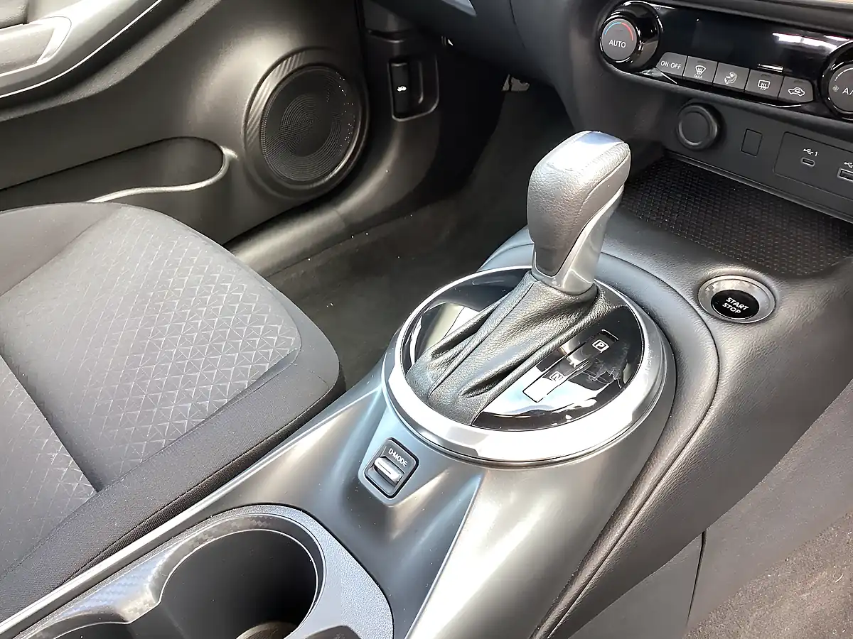 Used 2024 Nissan Juke Acenta Premium Silver - Interior and Exterior details 9