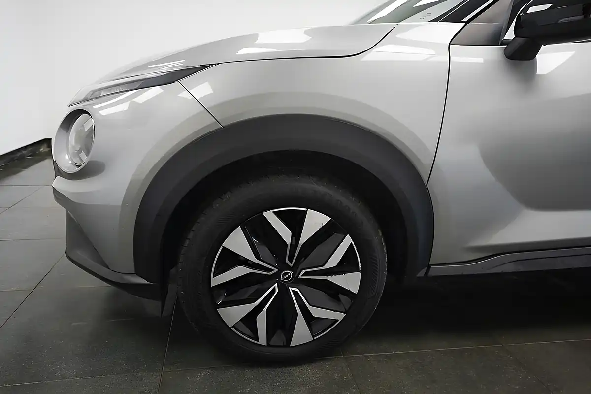 Used 2024 Nissan Juke Acenta Premium Silver - Interior and Exterior details 4