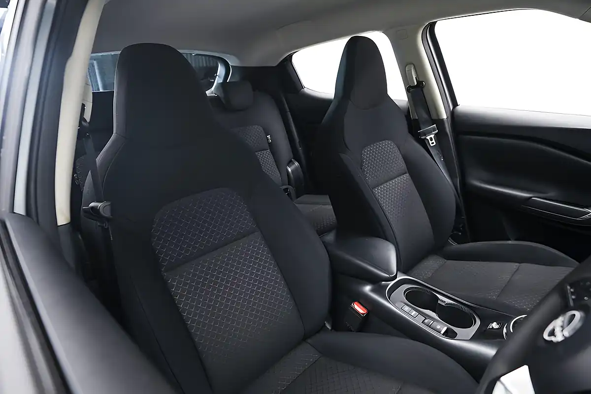 Used 2024 Nissan Juke Acenta Premium Silver - Interior and Exterior details 9