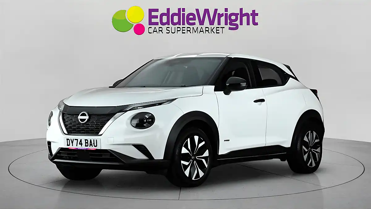 Used 2024 Nissan Juke Acenta Premium White - Interior and Exterior details 3